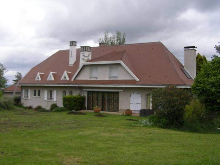 Tuiles plates de France Brun Type Lambert