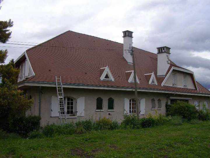 Installation de tuiles plates Veyre-Monton