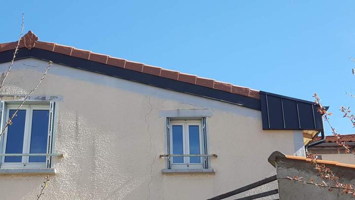 Habillage en tôle laqué