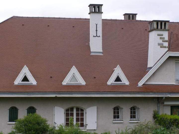 Tuiles plates de France Brun Type Lambert