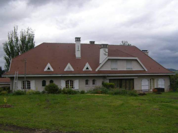 Tuiles plates de France Brun Type Lambert